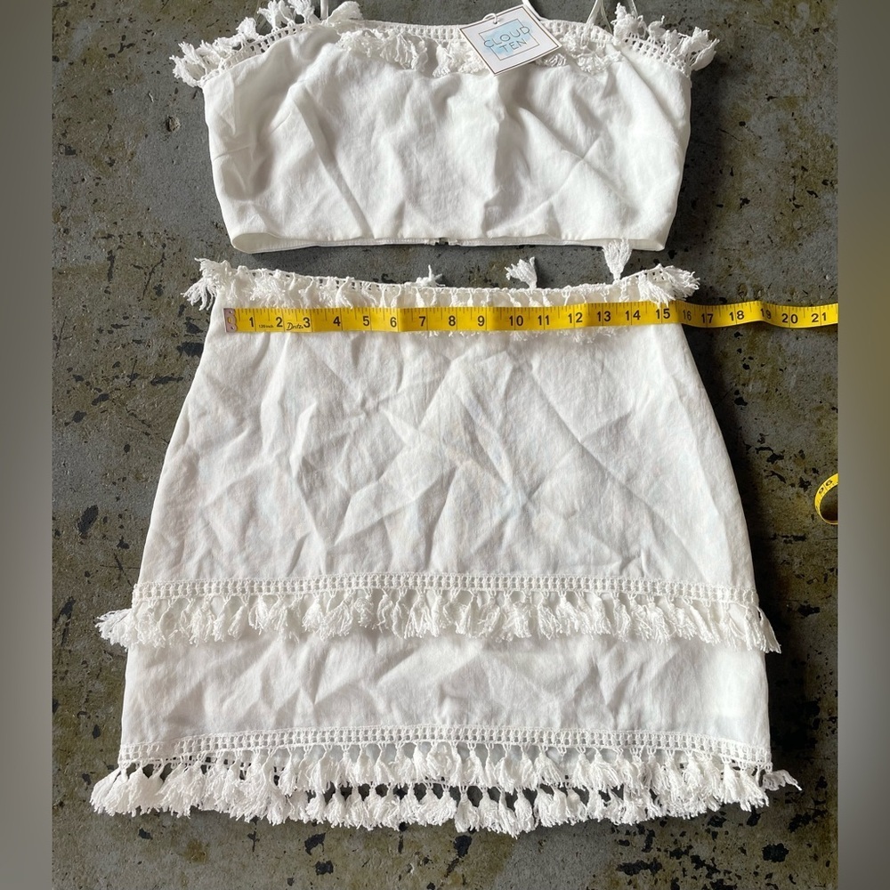 NWT Cloud Ten White Two-Piece Set Crop Top/Mini Skirt with Tassels Size Large - Picture 3 of 7